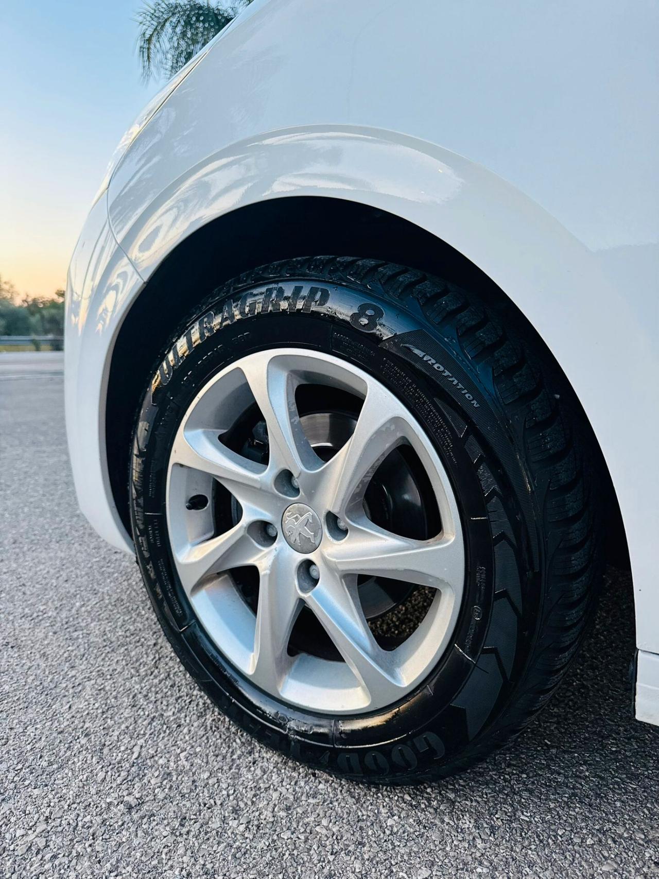Peugeot 208 BlueHDi 75 5 porte Allure