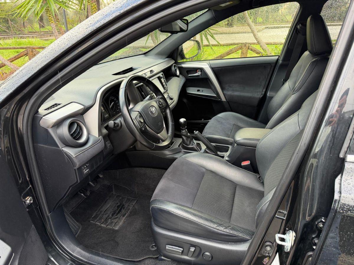 TOYOTA - RAV4 - 2.0 D-4D 2WD Business