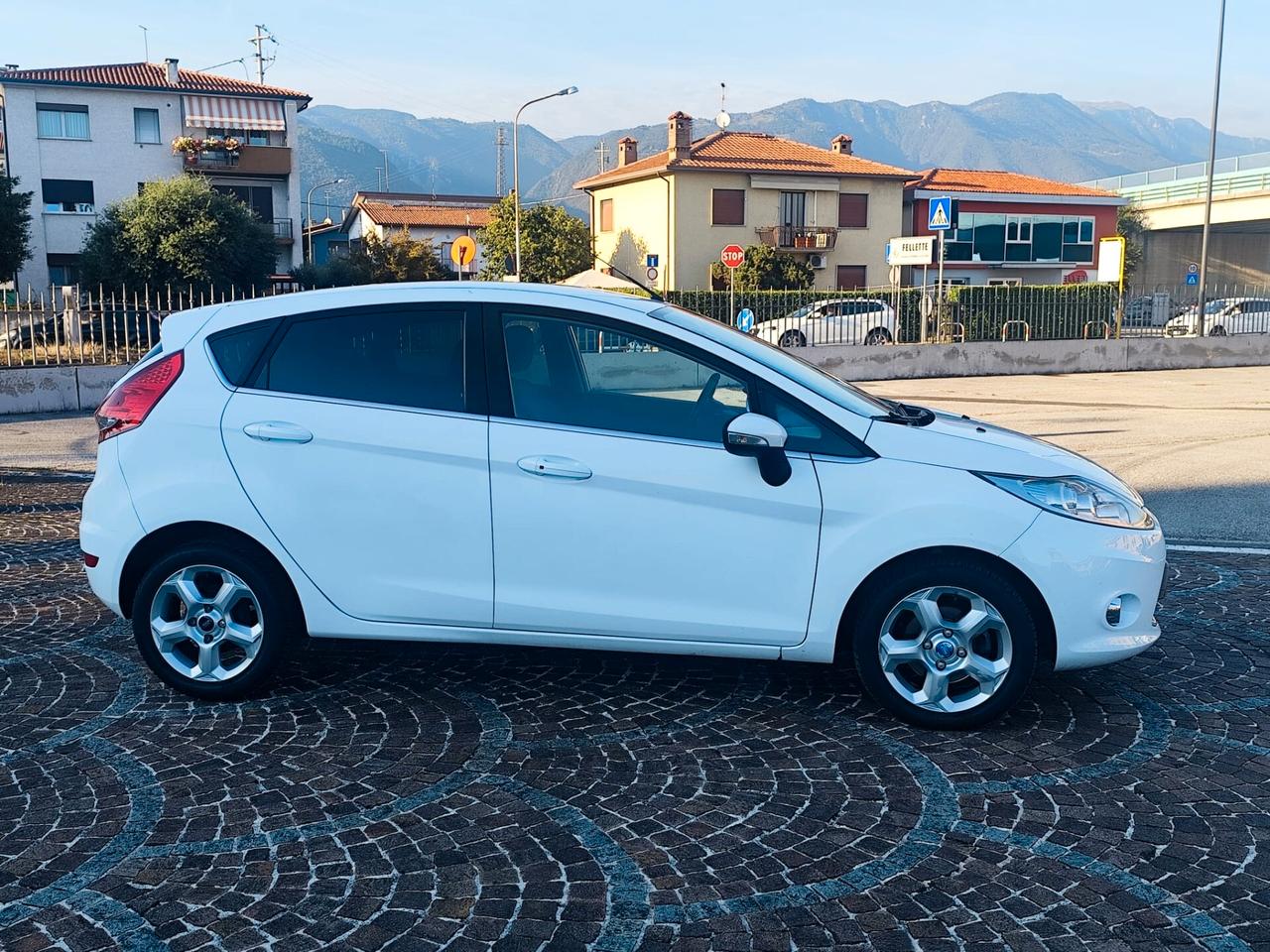 Ford Fiesta 1.4 TDCi 5p. Ghia