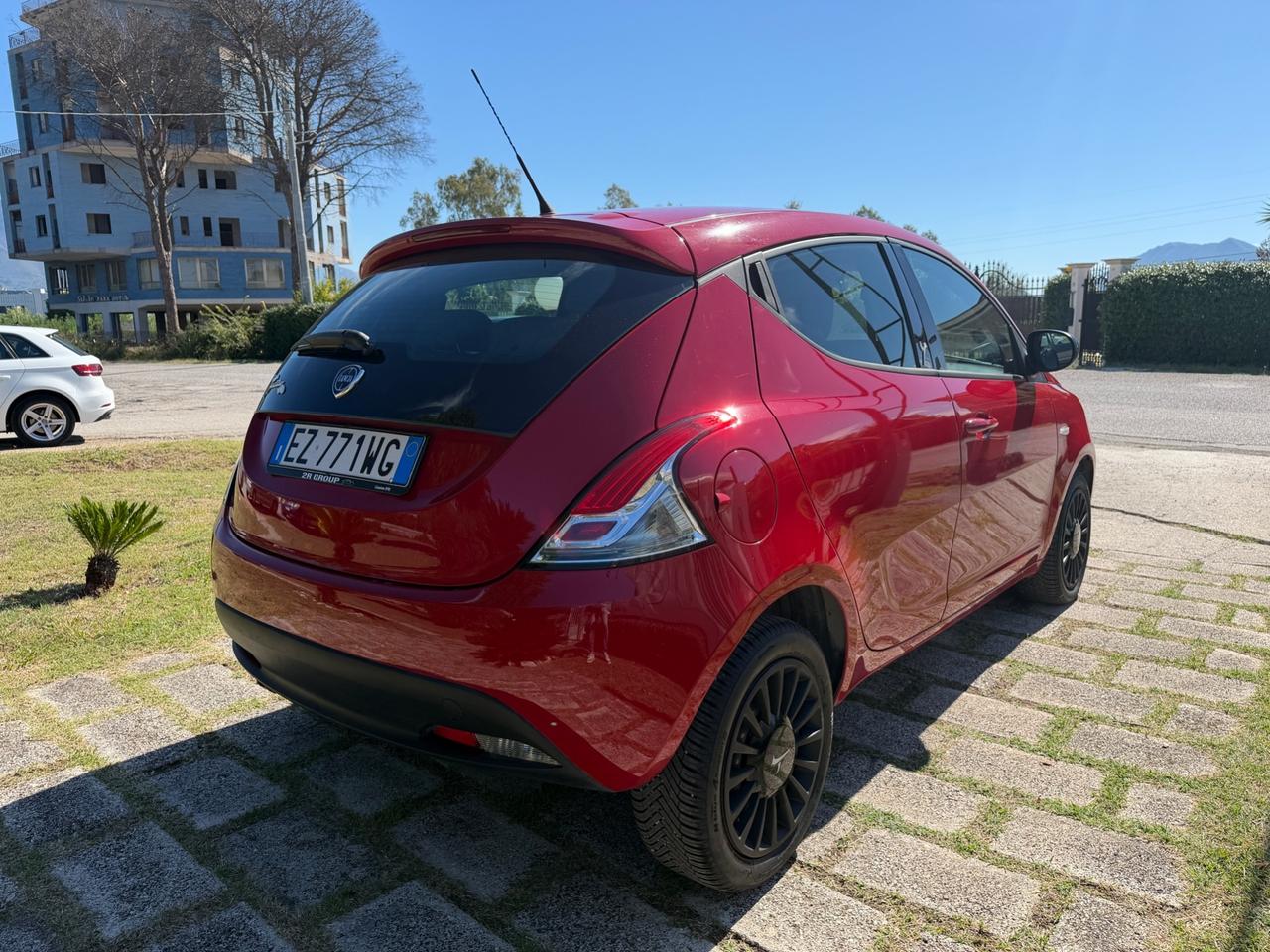 Lancia Ypsilon 1.2 69CV Silver-2015"IMPECCABILE"