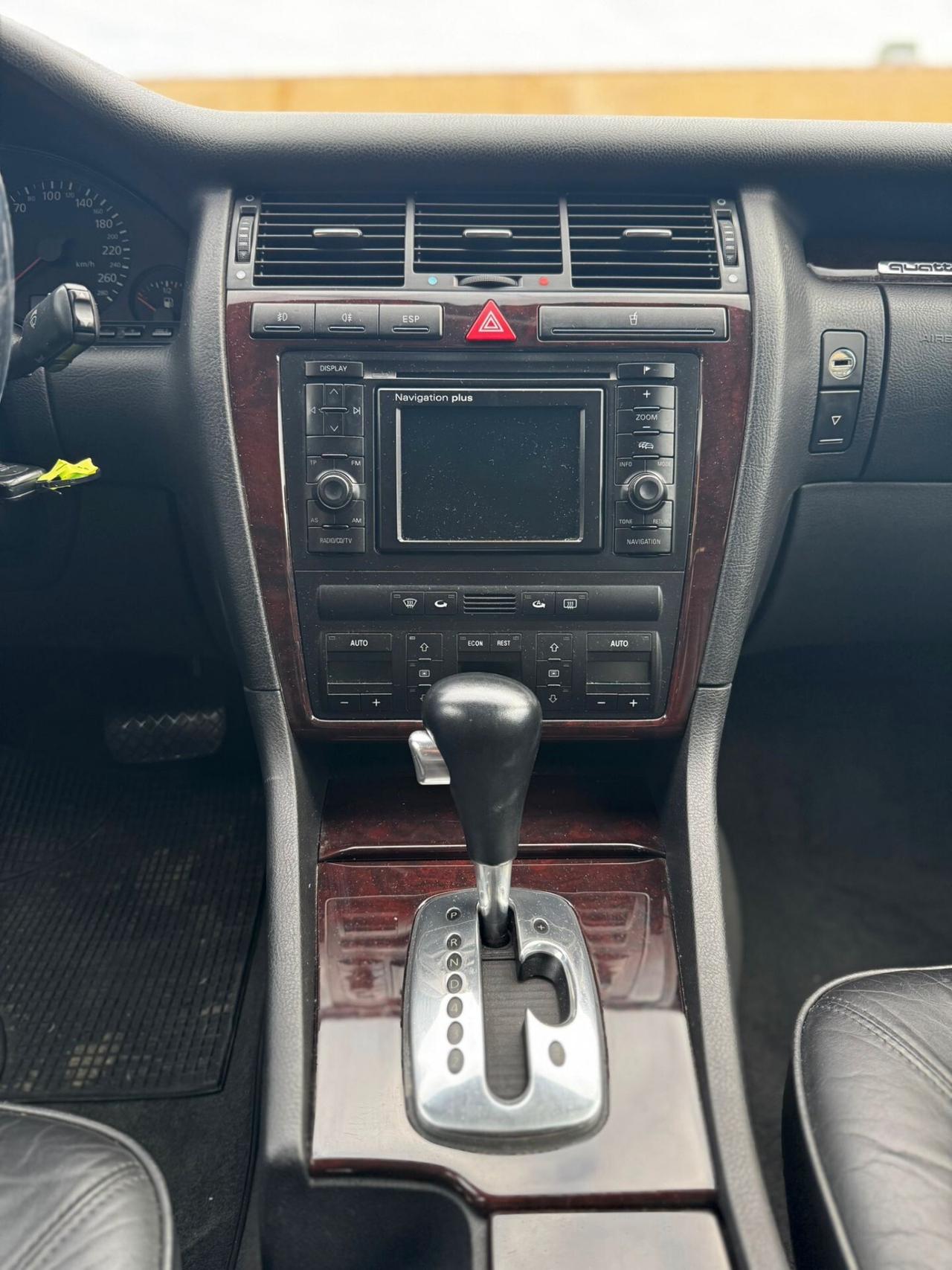 Audi A8 2.5 V6 TDI/180 CV cat quattro Tiptr.