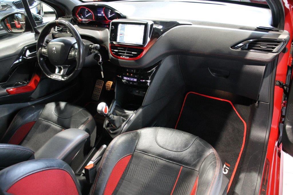 Peugeot 208 1.6 THP 200 CV 3 porte GTi