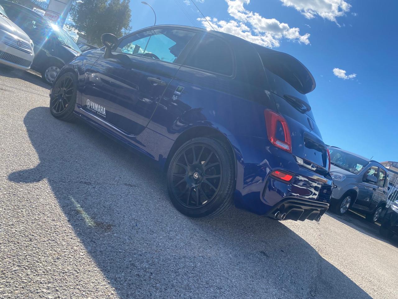 Abarth 595 1.4 Turbo T-Jet 165 CV Monster Energy Yamaha