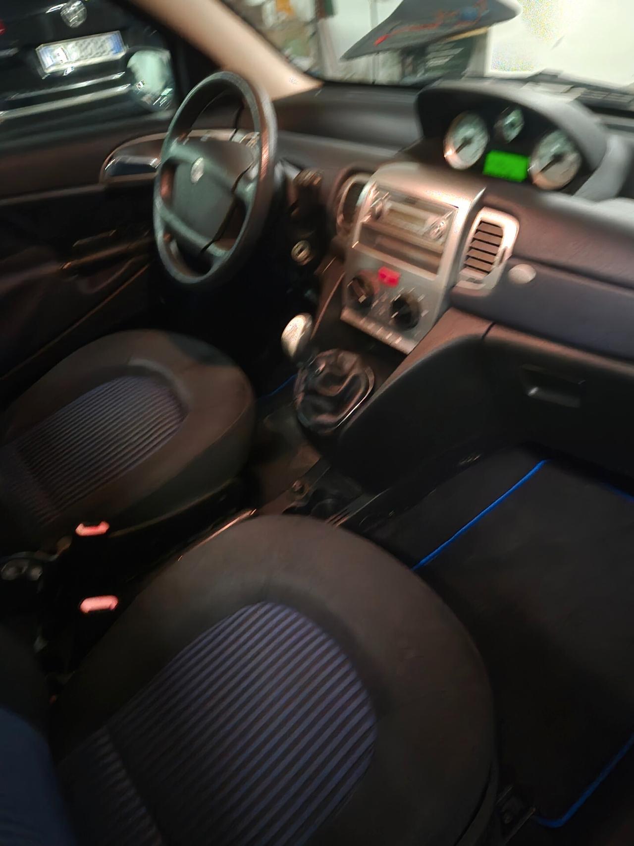 Lancia Ypsilon 1.2 Oro Giallo