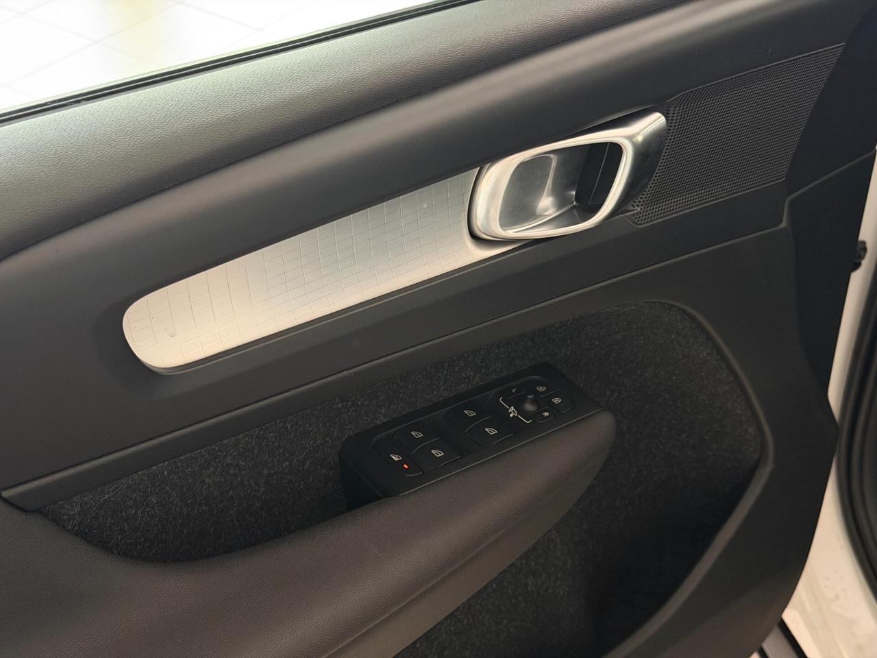 Volvo XC40 2.0cc 190Cv Automatica-Retrocamera