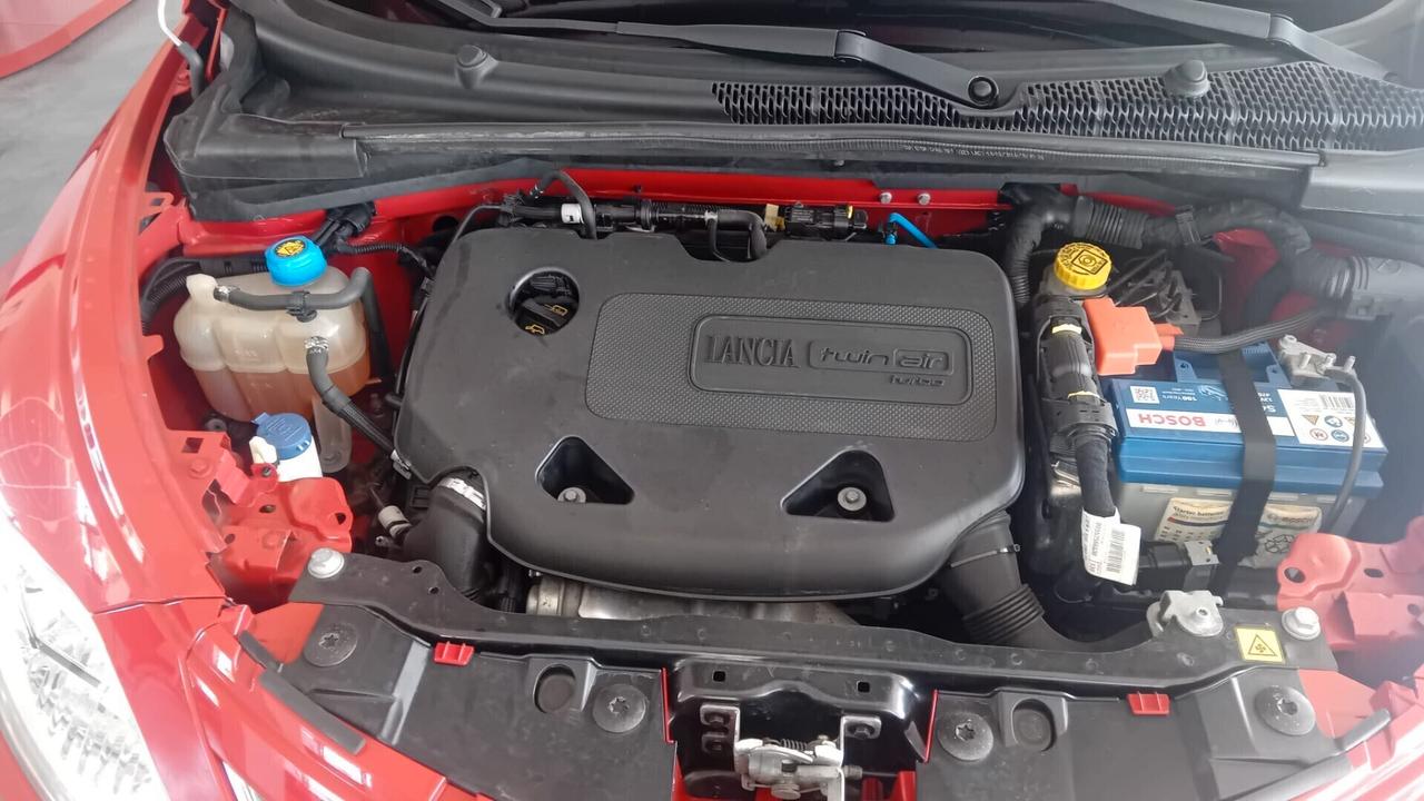 Lancia Ypsilon 0.9 TwinAir 85 CV 5 porte Metano Ecochic Silver