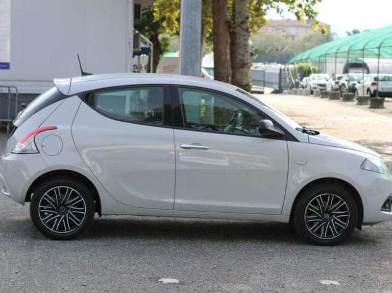 Lancia Ypsilon 1.0 firefly hybrid Gold s