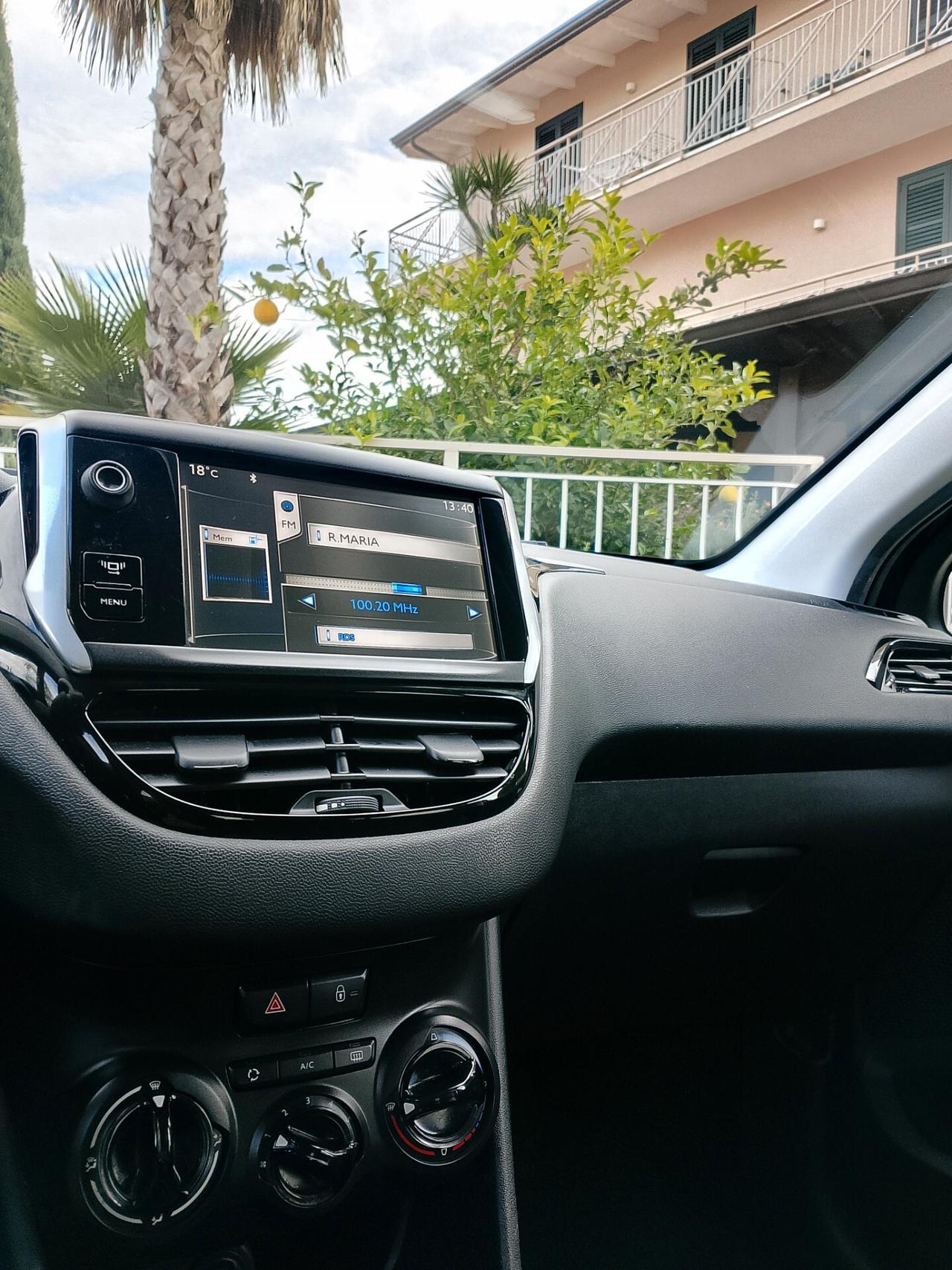 Peugeot 208 1.2 VTi 82 CV 5 porte Allure