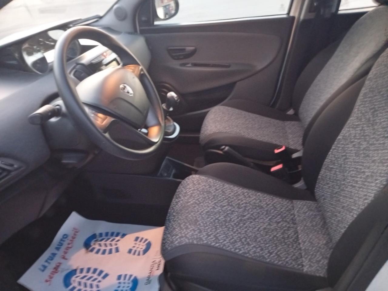 Lancia Ypsilon 1.0 FireFly 12000 km!