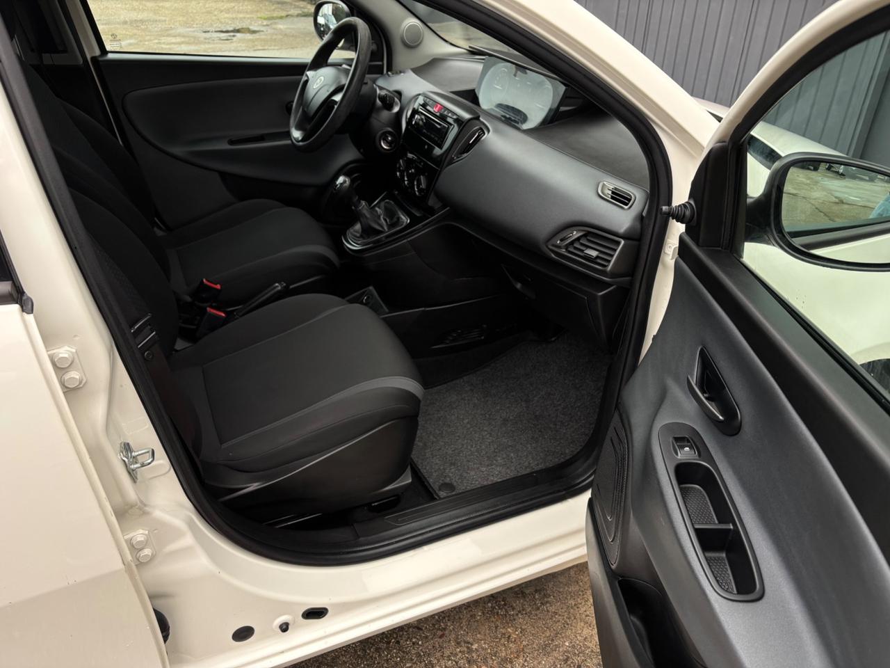 Lancia Ypsilon 1.3 MJT 95 CV. Garanzia.Neopatentati