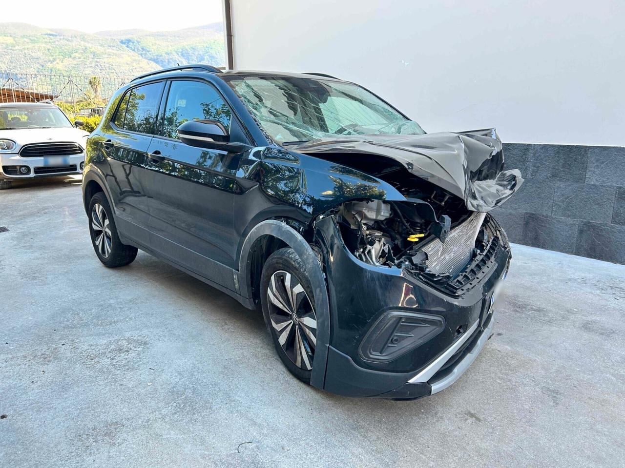 VW T-Cross 1.0 TSI 95CV - 2025 Incidentata