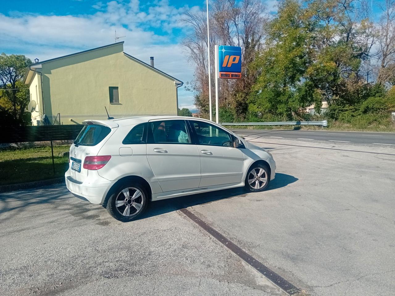 Mercedes-benz B 200 180 NGT BlueEFFICIENCY