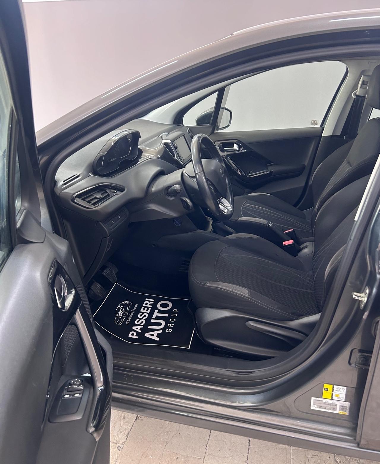 Peugeot 208 1.4 HDi 68 CV 5 porte Allure