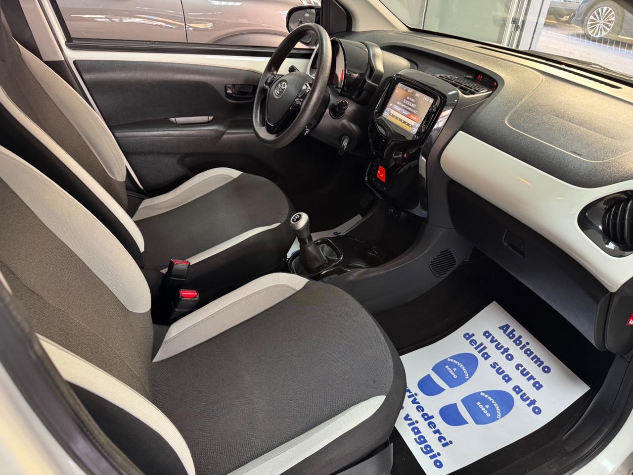Toyota Aygo 1.0 VVT-i 69 CV 5 porte x-play
