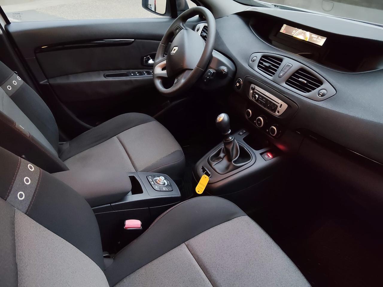 Renault Scenic XMod 1.5 dCi 110CV Wave