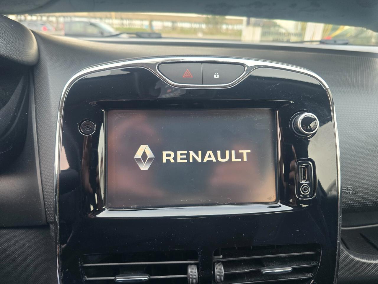 Renault Clio 1.2 75CV 5 porte Costume National