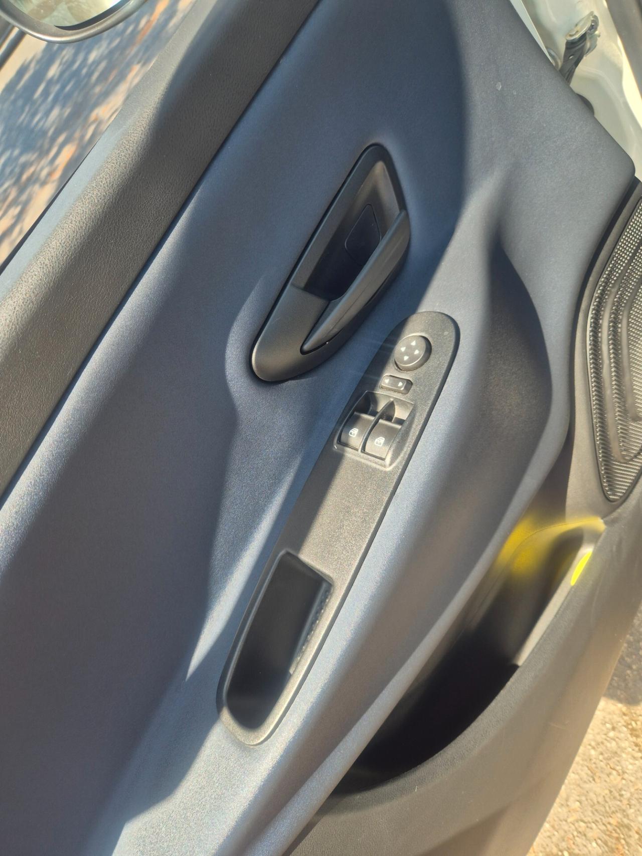 Lancia Ypsilon 1.0 FireFly solo 6000 km ANNO 2023