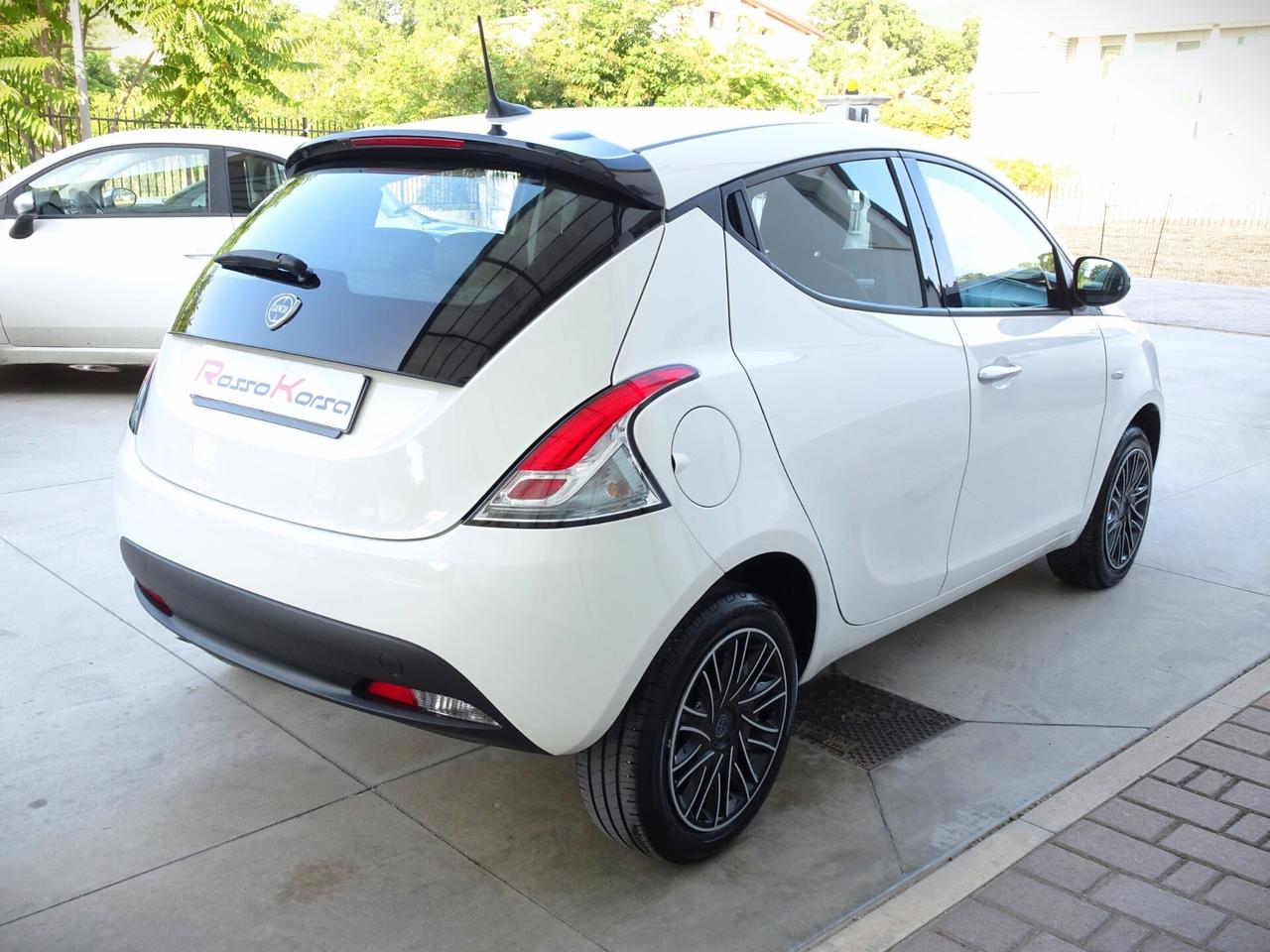 Lancia YPSILON 1.0 Hybrid ORO 70CV *COME NUOVA*