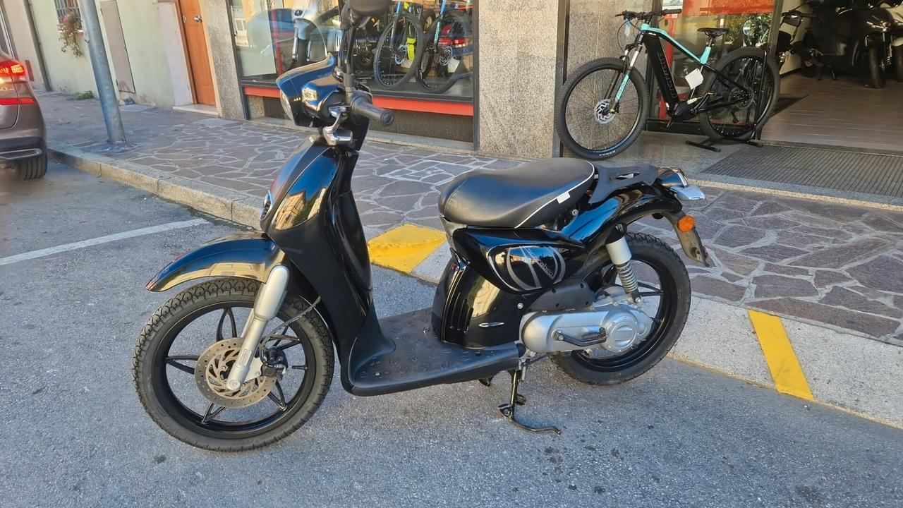 Aprilia Scarabeo 50 2T Street Nero (06/17)