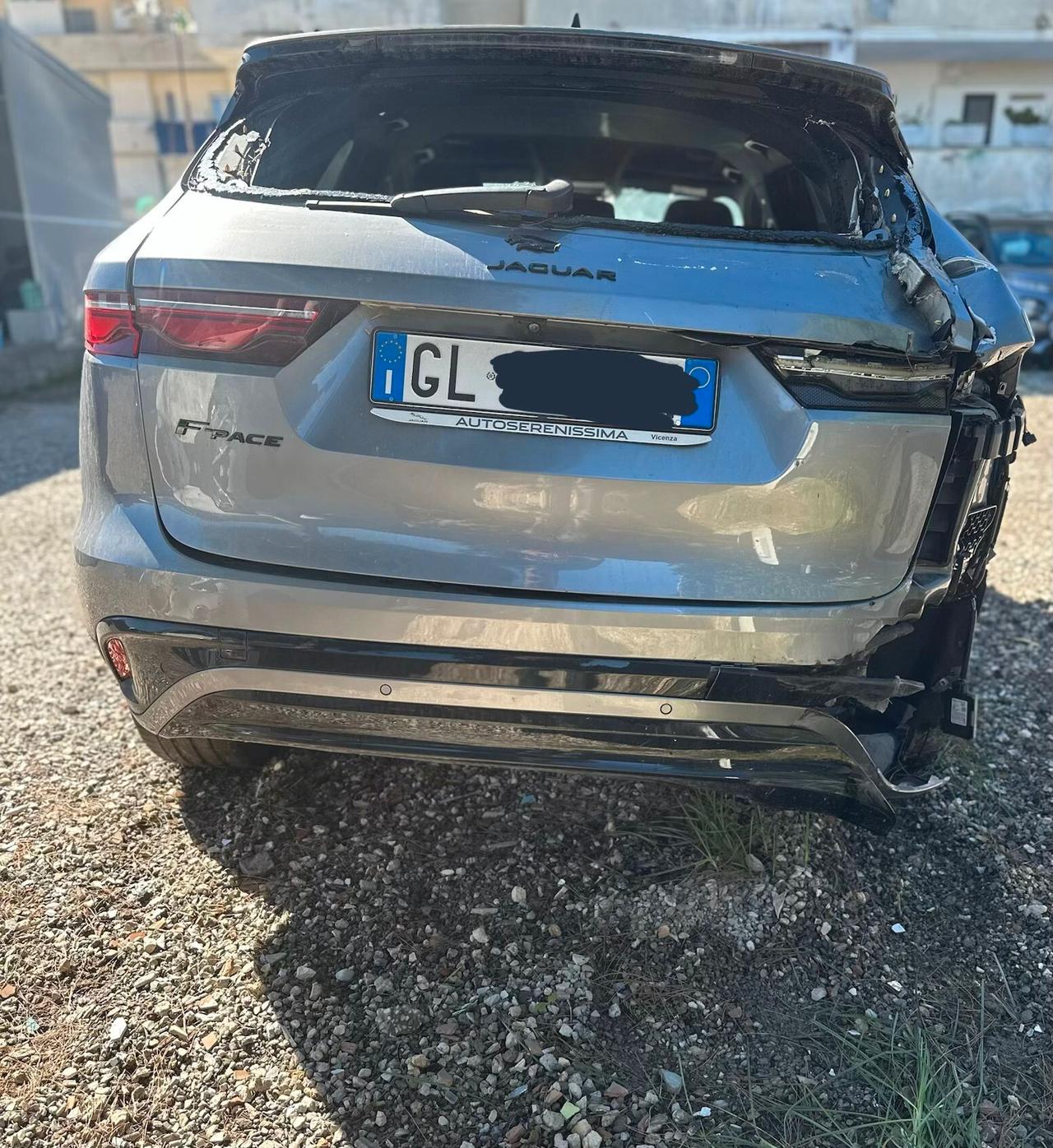 Jaguar F-Pace 2.0 D 204 CV AWD aut. R-Dynamic SE sinistrata incidentata