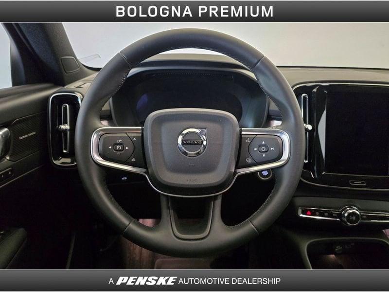 Volvo XC40 B3 automatico Plus Dark