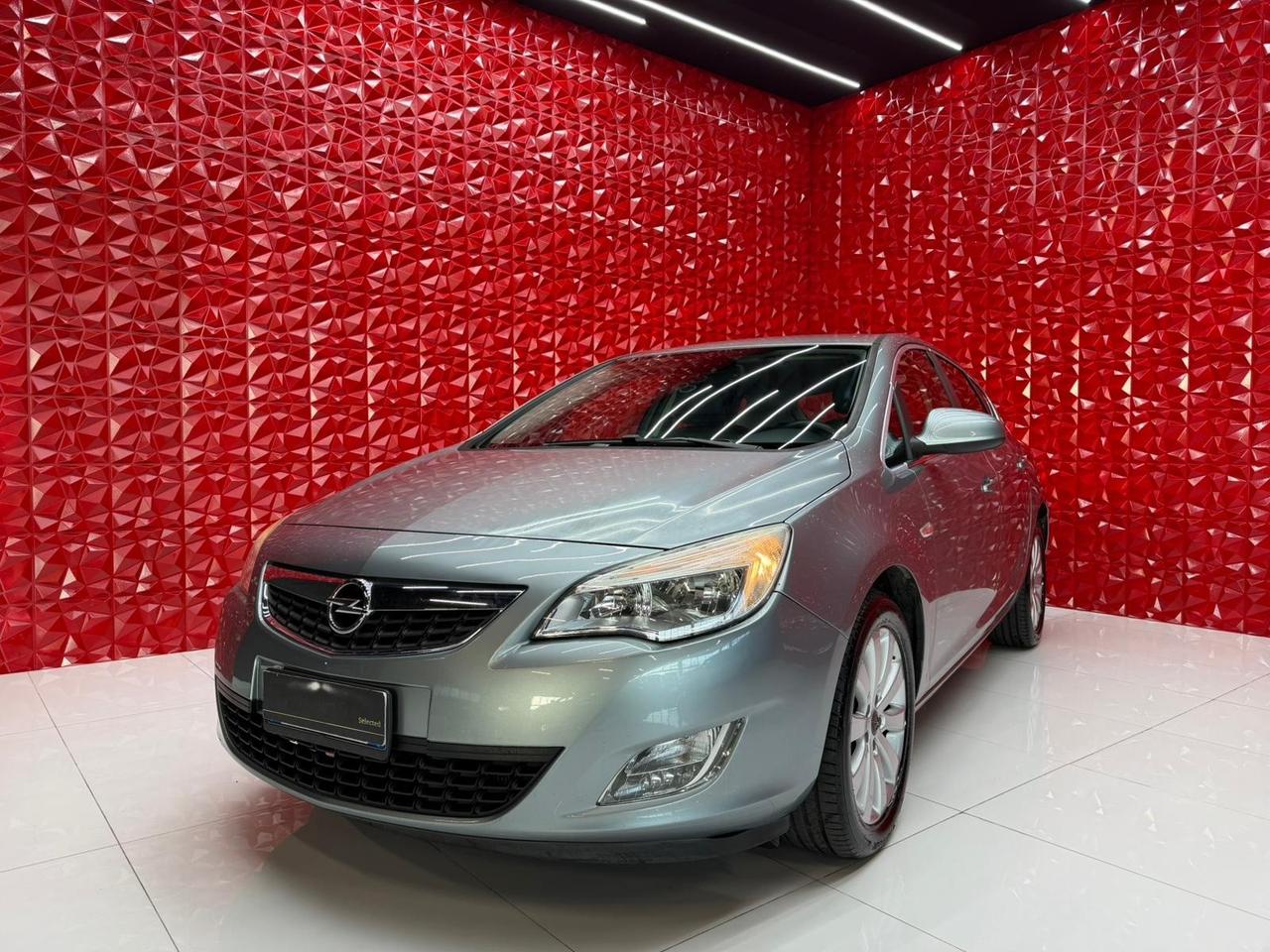 Opel Astra 1.7 CDTI 110CV 5 porte Cosmo OK NEOPATENTATI