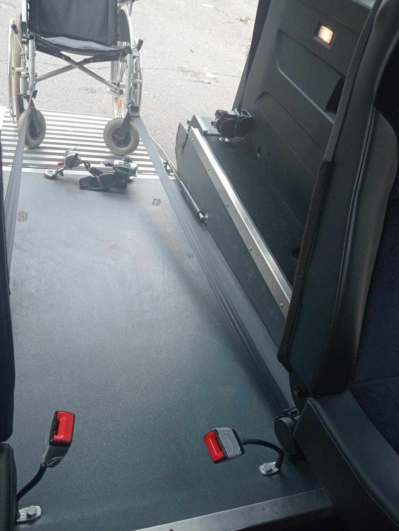 Citroen Berlingo Pianale ribassato con rampa disabili in carrozzina