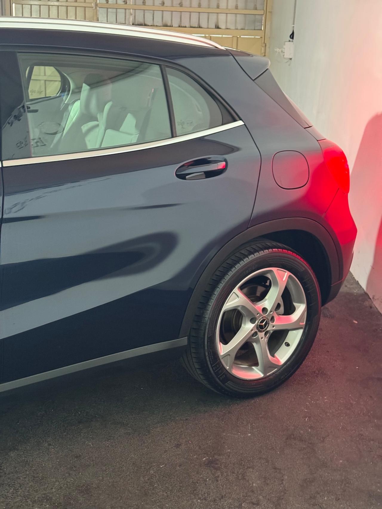 Mercedes-benz GLA 180 d Automatic Premium