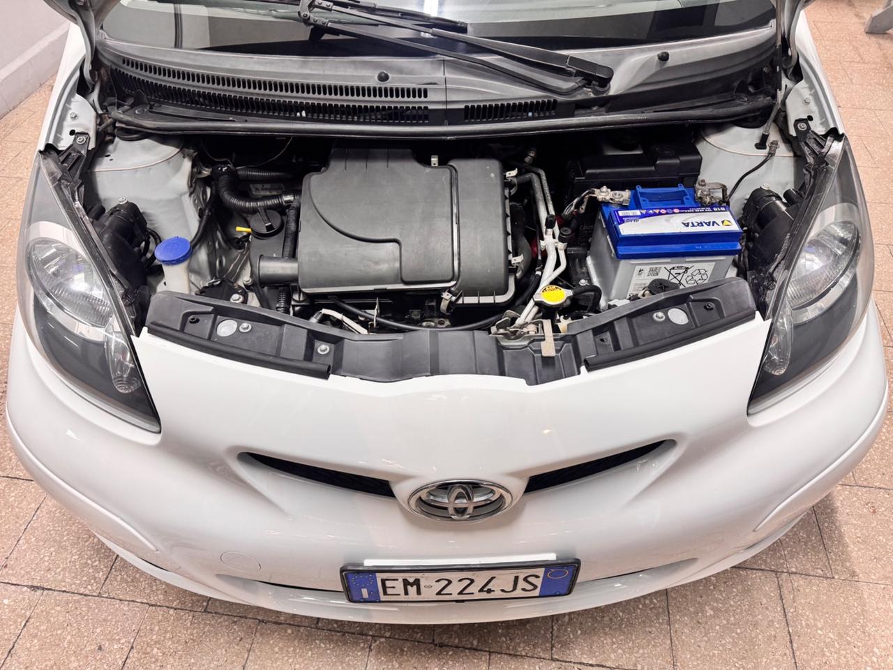 Toyota Aygo 1.0 68 Cv 5 Porte Lounge - 2012