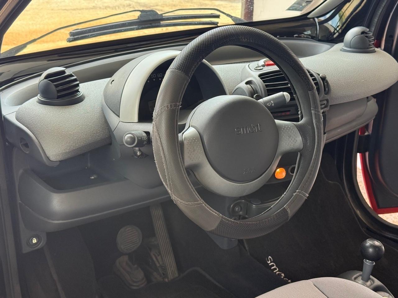 Smart ForTwo 700 coupé pure (37 kW)