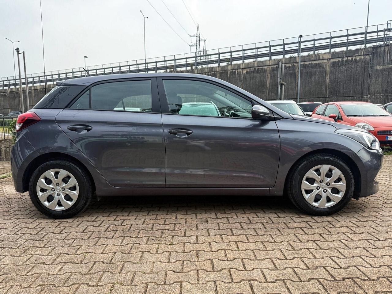Hyundai i20 1.2 5 porte OK NEOPATENTATI