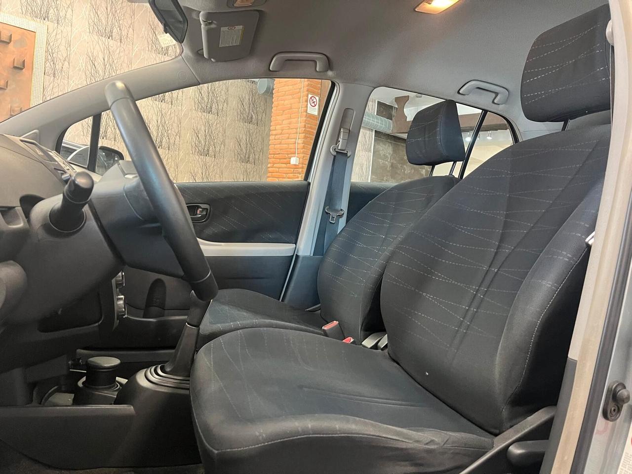 Toyota Yaris 1.0 5 porte Sol