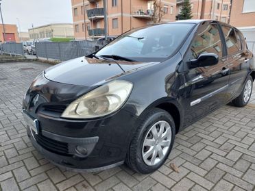Renault Clio 1.2 16V 5 porte Le Iene