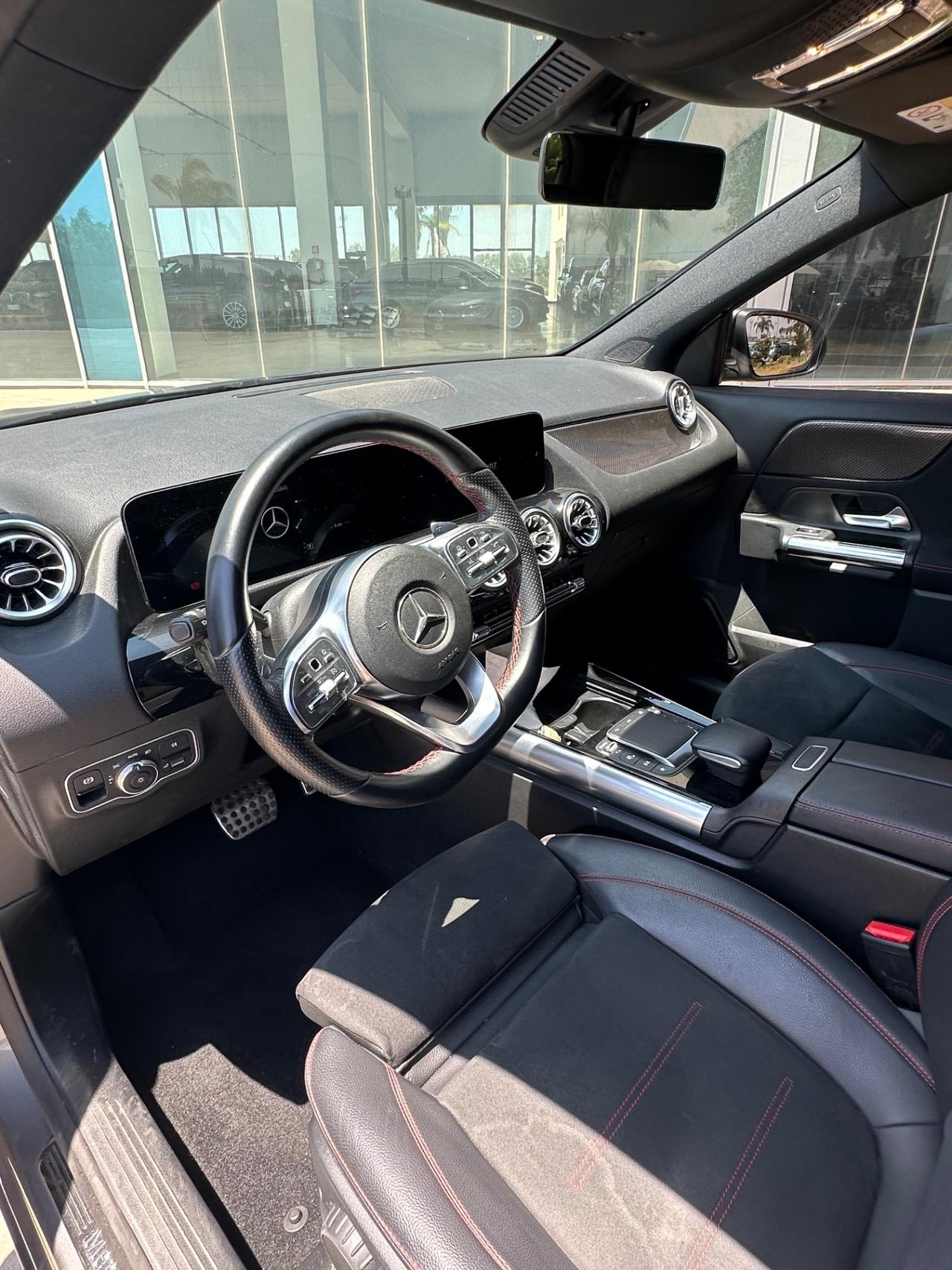 Mercedes-Benz GLA 250 e phev Premium possibilità noleggio no scoring