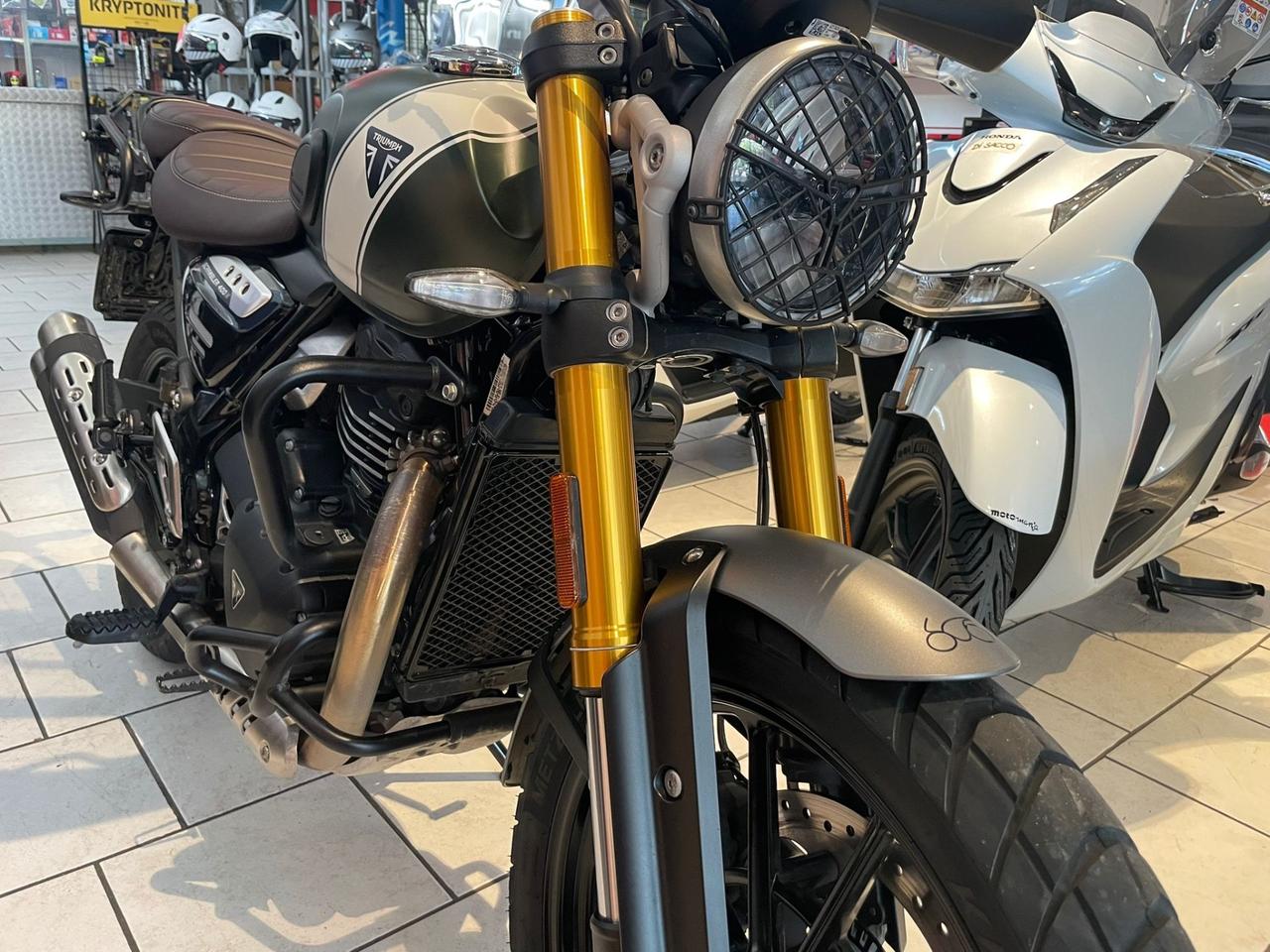 Triumph Scrambler 400 x