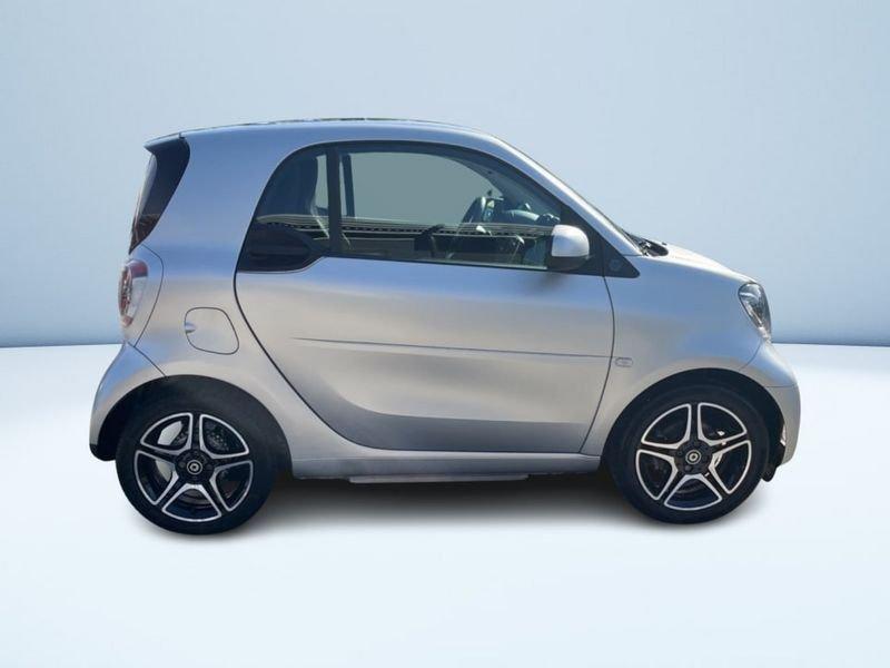 smart fortwo EQ MATTRUNNER 22KW