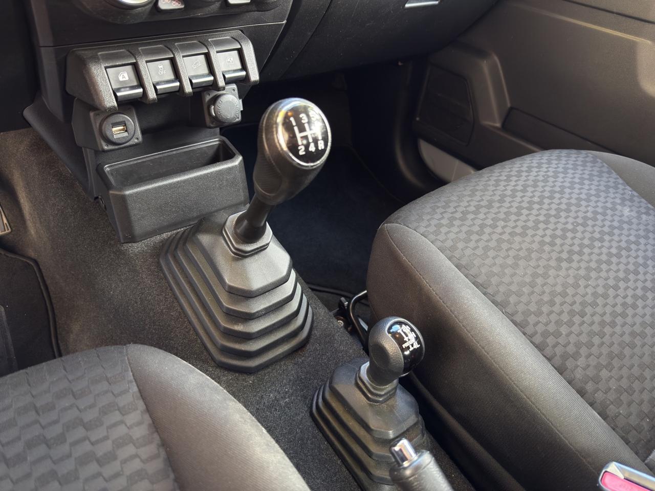 Suzuki Jimny 1.5 5MT Top