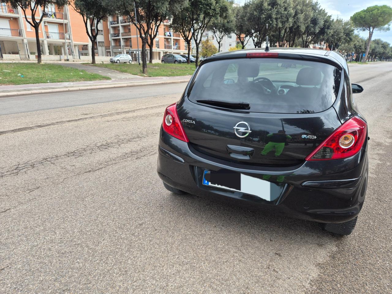 Opel Corsa 1.2 85CV gpl 3 porte anno 2013