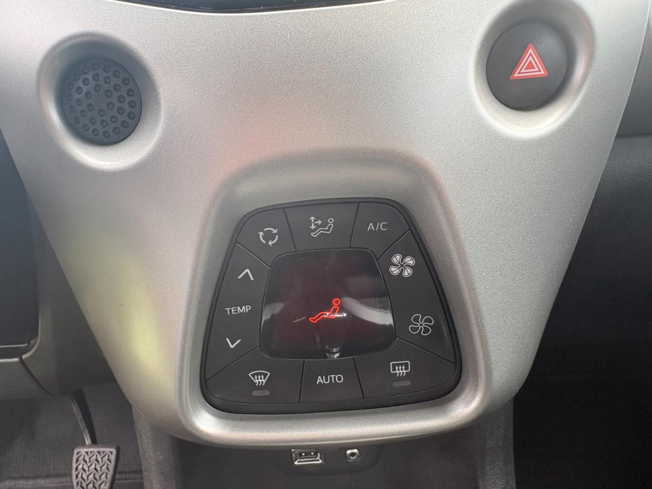 Toyota Aygo 1.0 VVT-i 69 CV 5 porte x-business