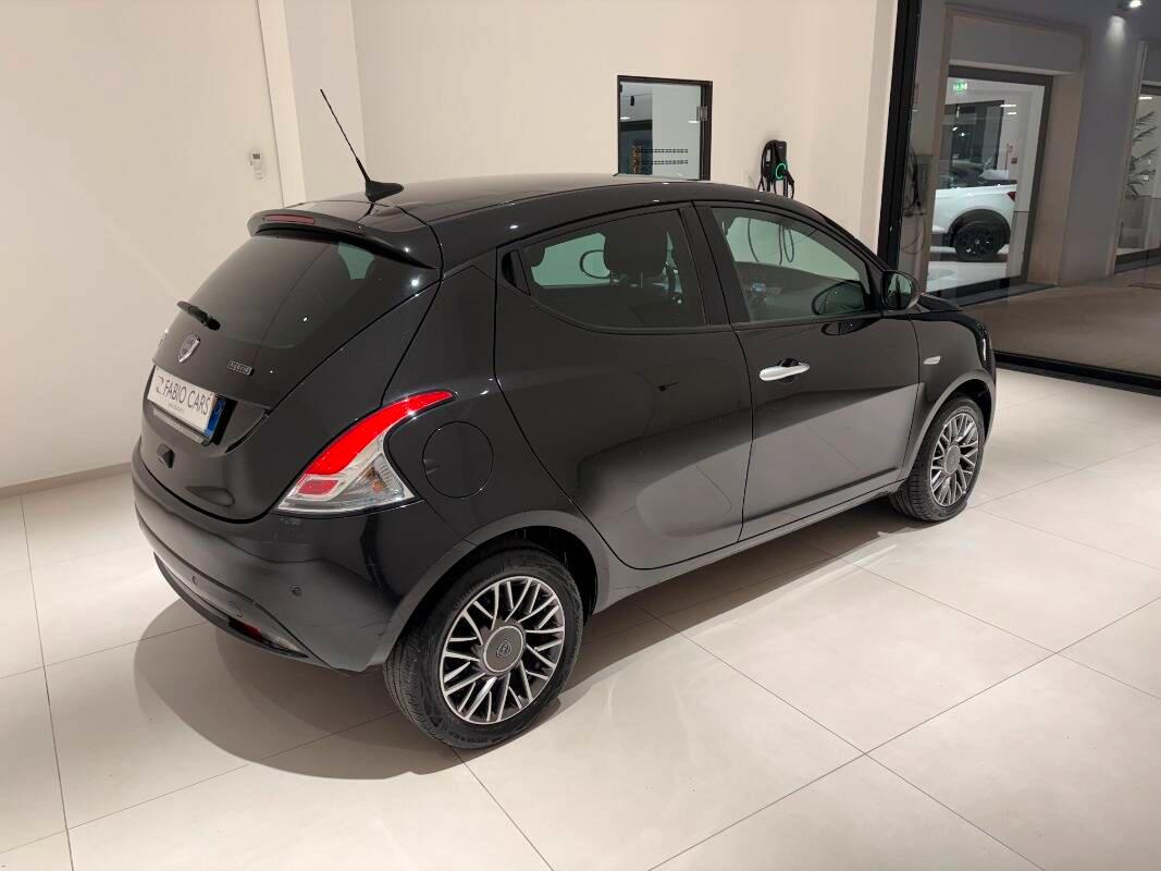 Lancia Ypsilon III 1.0 firefly hybrid Gold Plus s&s 70cv 5p.ti