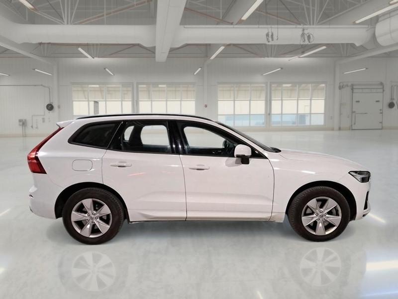 VOLVO XC60 B4 AUTOMATICO MOMENTUM SUV