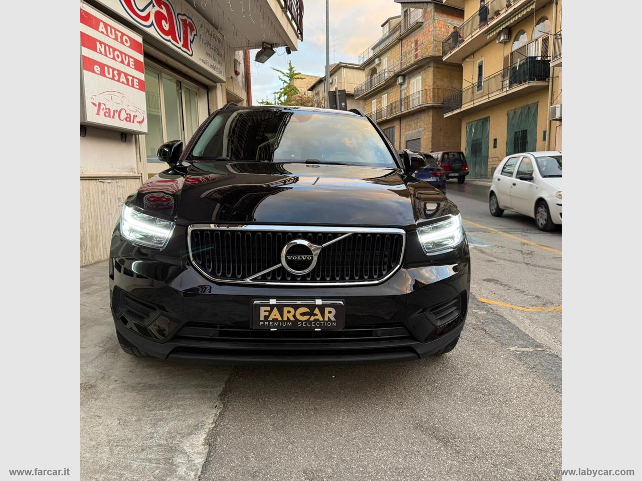 VOLVO XC40 D3 AWD Geartronic Momentum Core