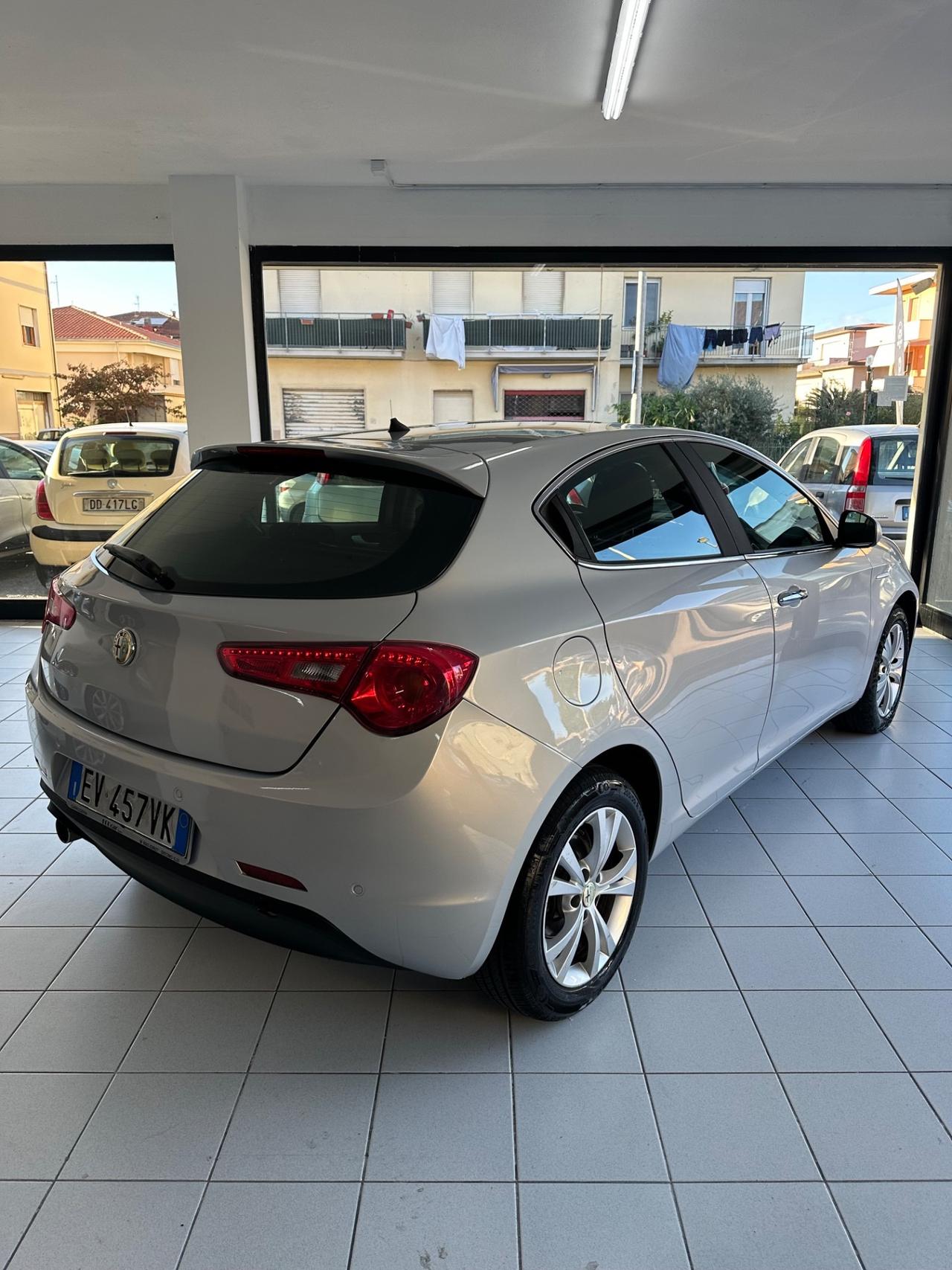 Alfa Romeo Giulietta 1.6 JTDm-2 105 CV Exclusive