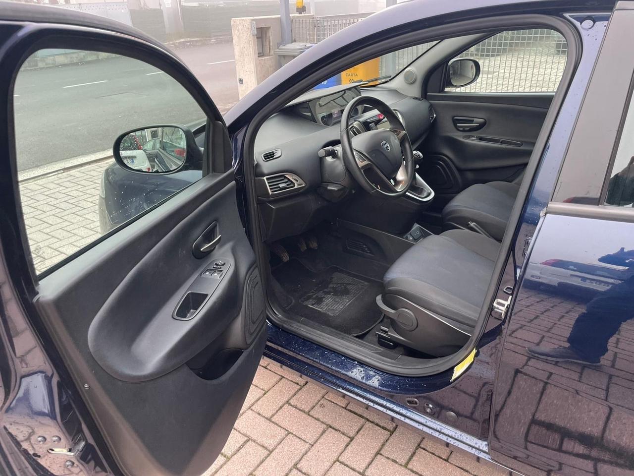 Lancia Ypsilon 1.2 69 CV 5 porte Platinum 51.000 km