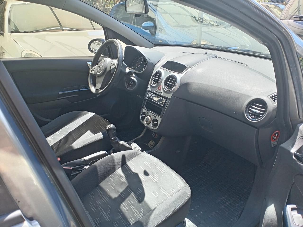 Opel Corsa 1.2 5 porte Sport