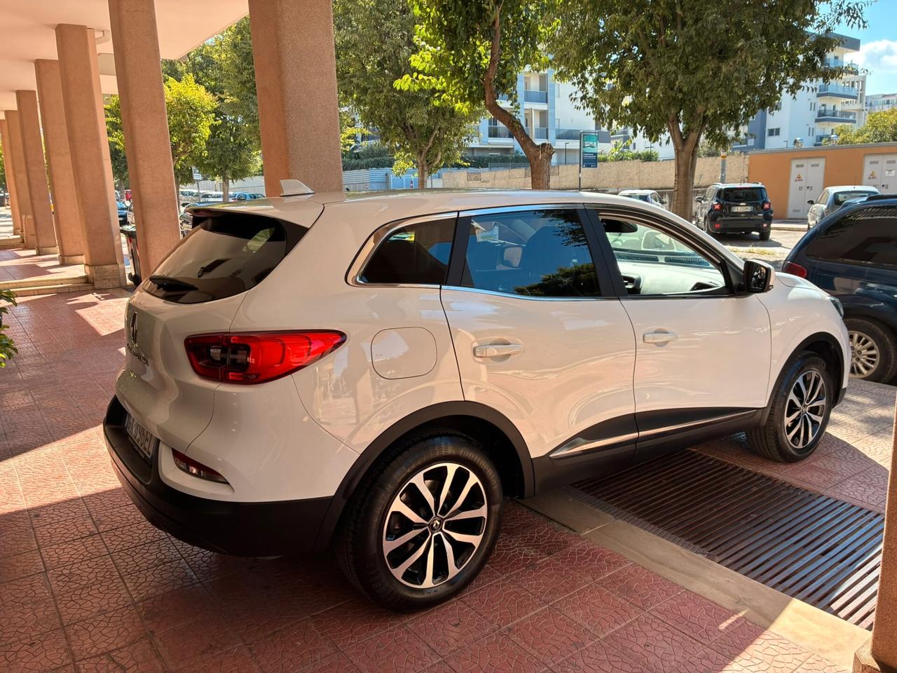 Renault Kadjar 1.5dCi 115CV navi retro-22