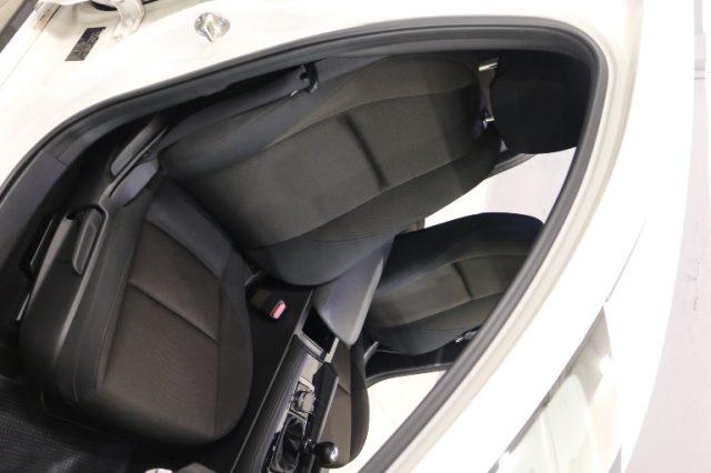 MAZDA 3 2.0L Skyactiv-G M-Hybrid Exclusive