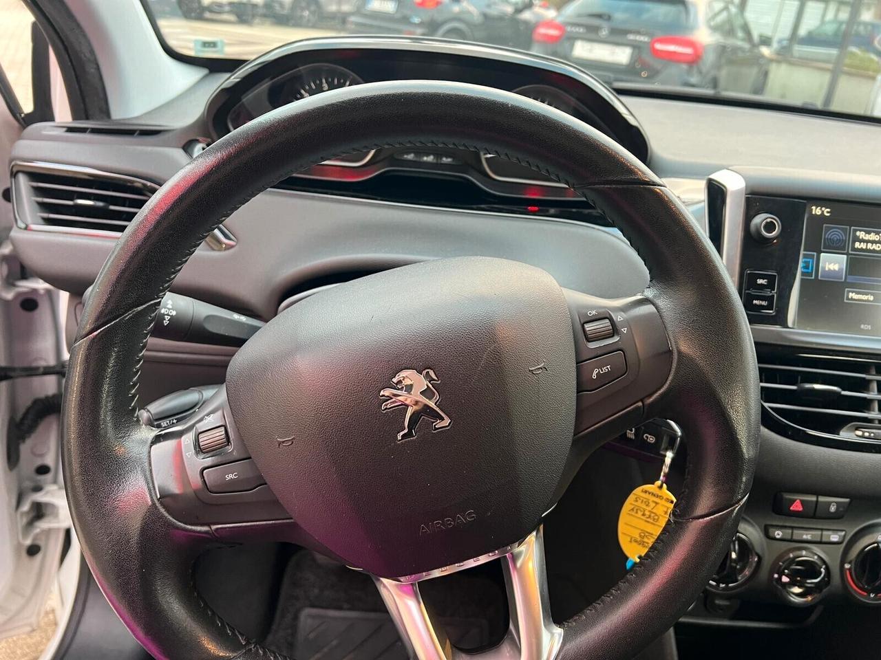 Peugeot 208 PureTech 82 5 porte Allure, adatta per neo patentati