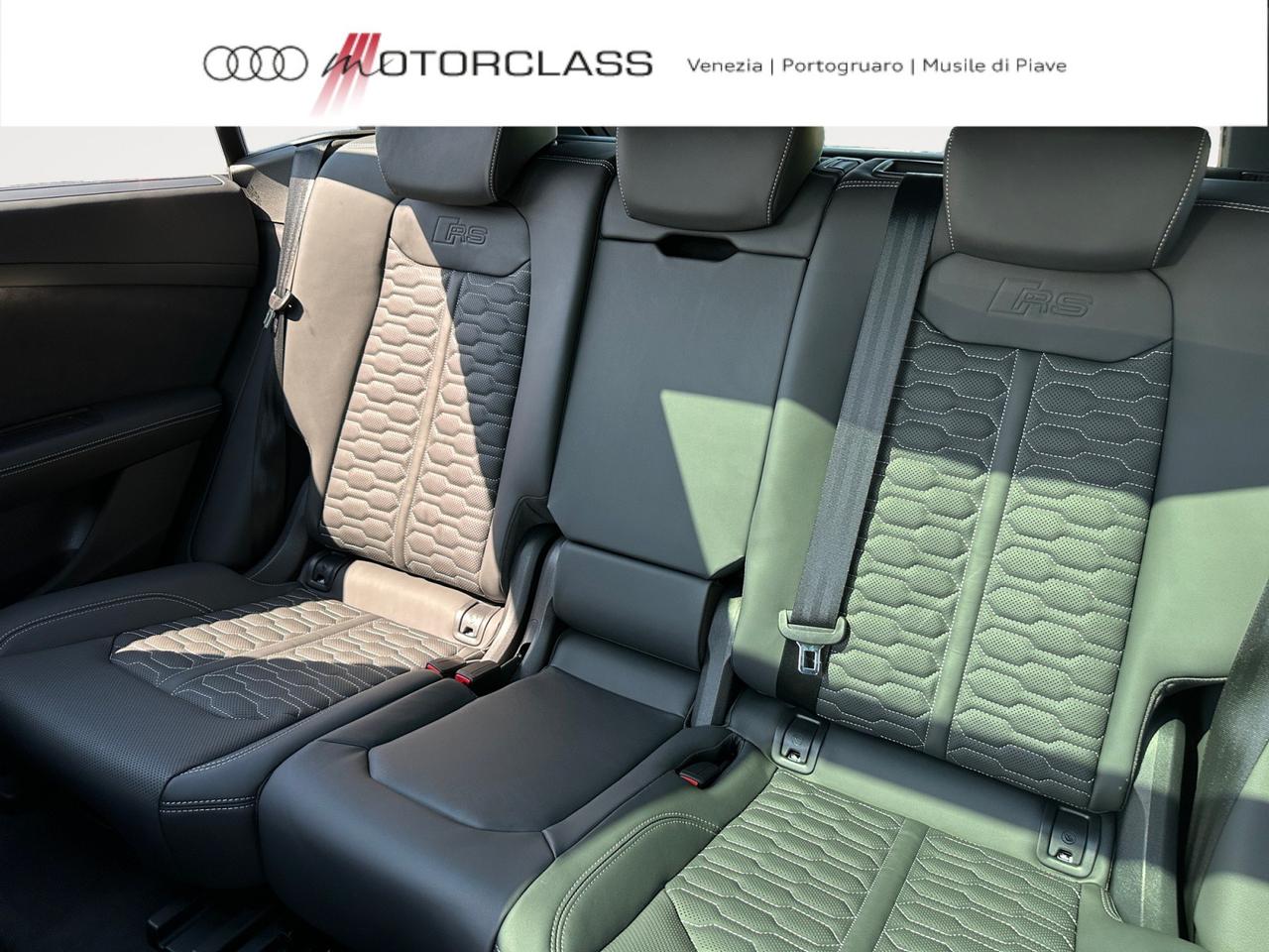 Audi RSQ8 rs 4.0 v8 mhev 48v 640cv performance tiptronic