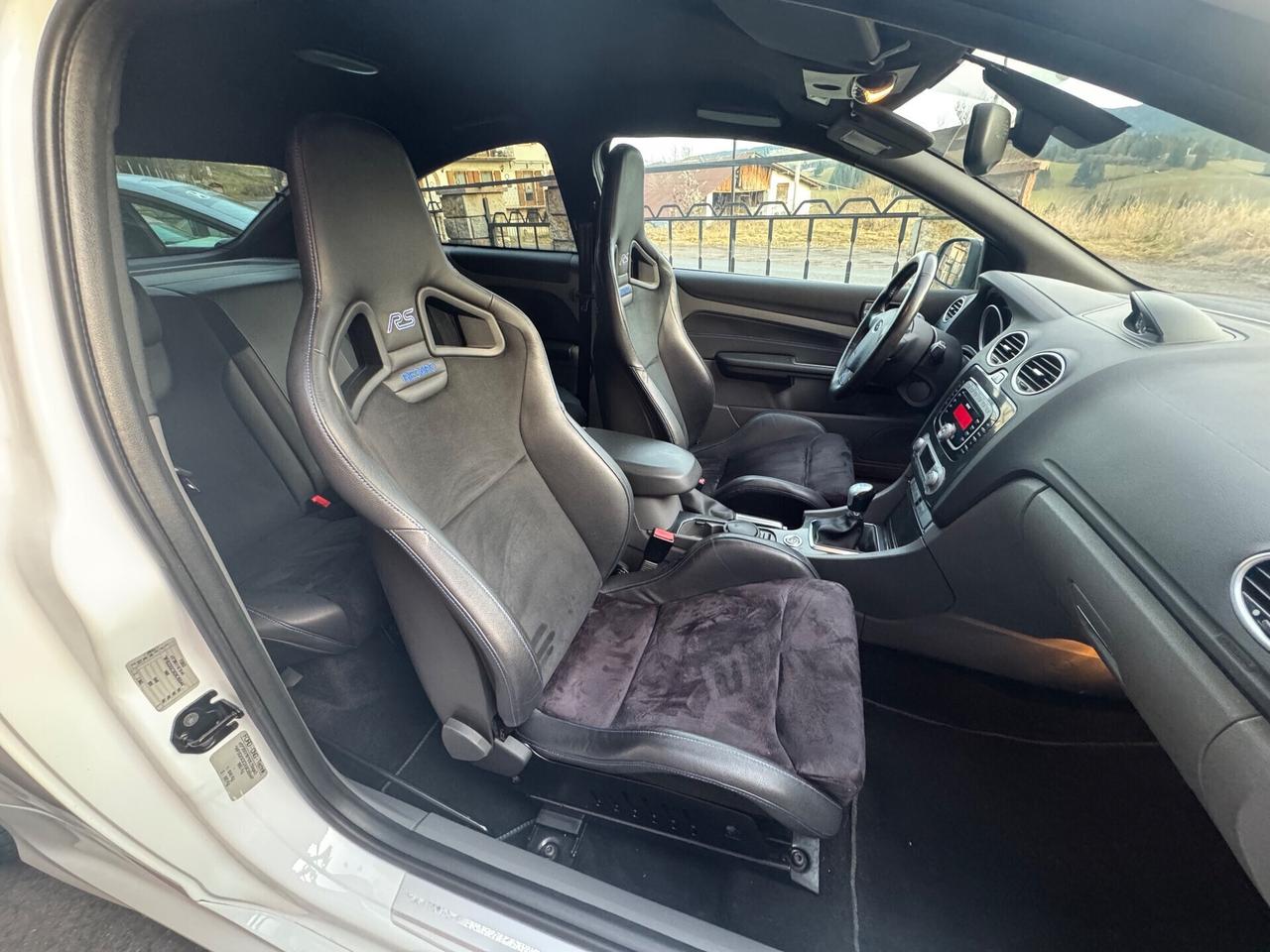 Ford Focus 2.5T (305CV) 3p. RS